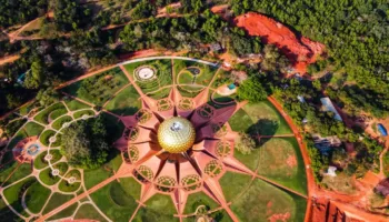 Auroville: Uma Comunidade Circular e Colaborativa, onde é Possível Viver Bem com Pouco.